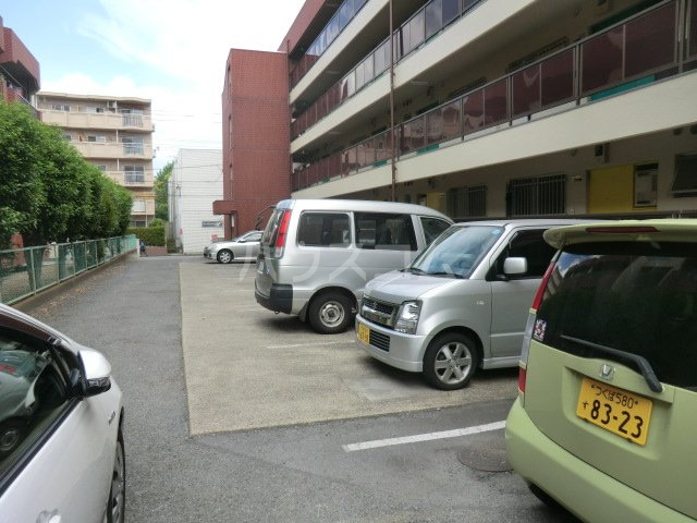 17/27 駐車場