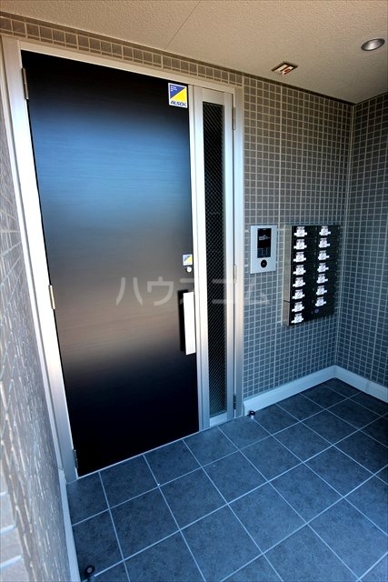 21/30 エントランス