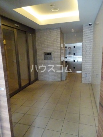 25/30 エントランス