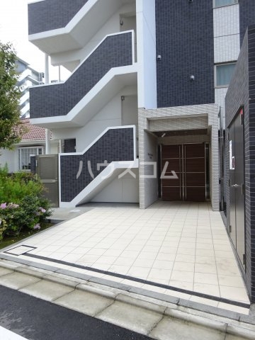 26/30 エントランス