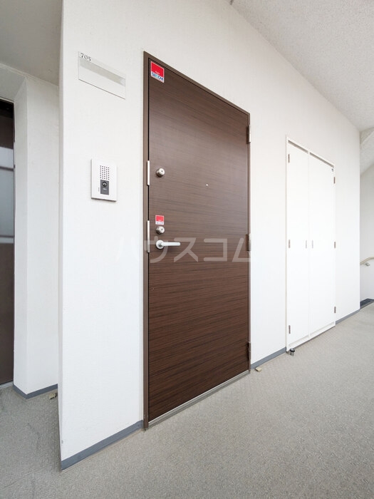 23/30 エントランス