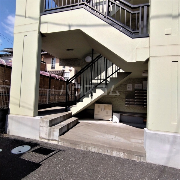 14/21 エントランス