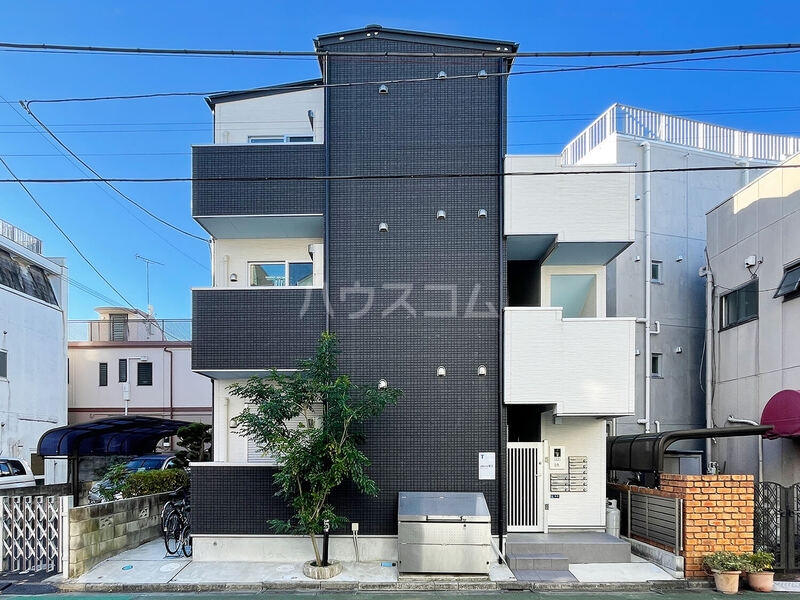 19/23 エントランス