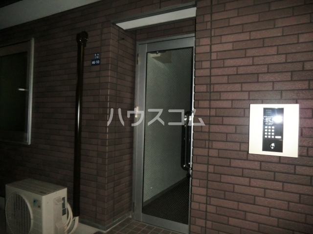 28/30 エントランス