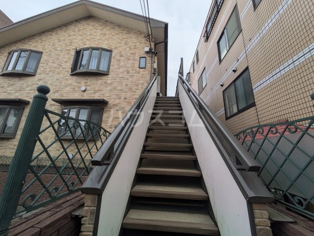 25/30 エントランス