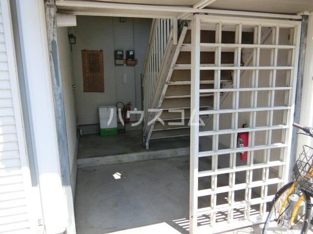 24/25 エントランス