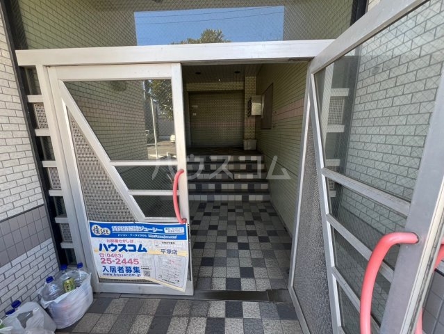 20/30 エントランス