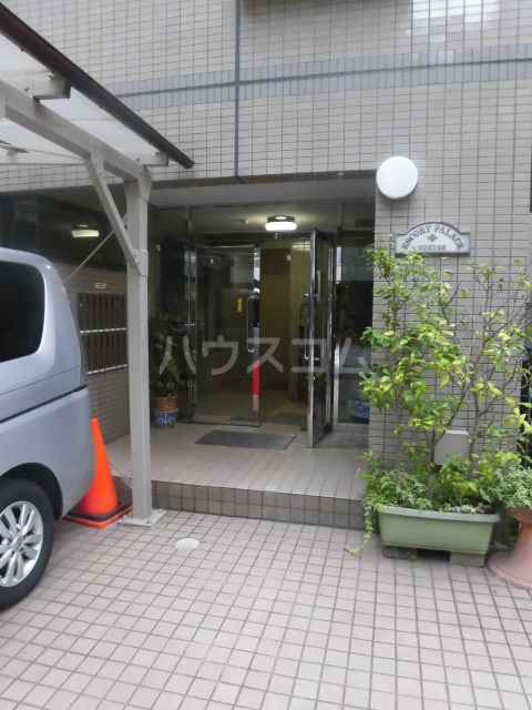 22/30 エントランス