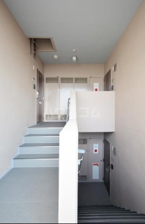 17/21 エントランス