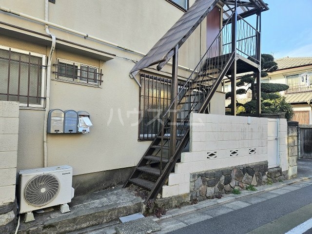 21/23 エントランス