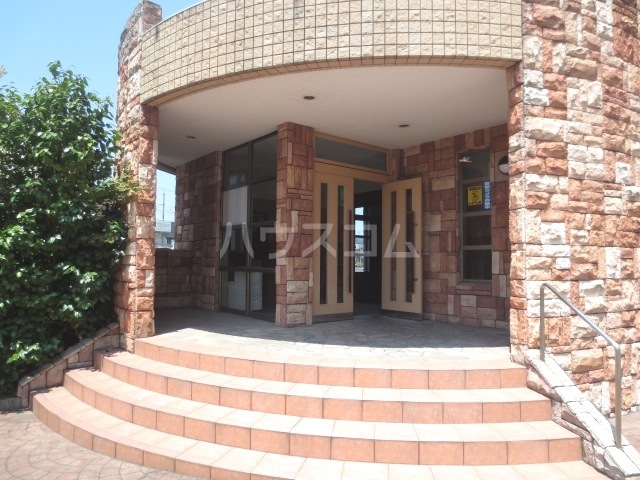 14/18 エントランス