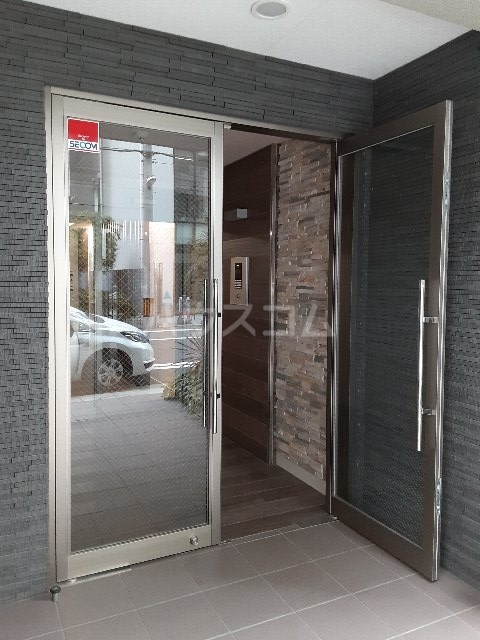 24/26 エントランス