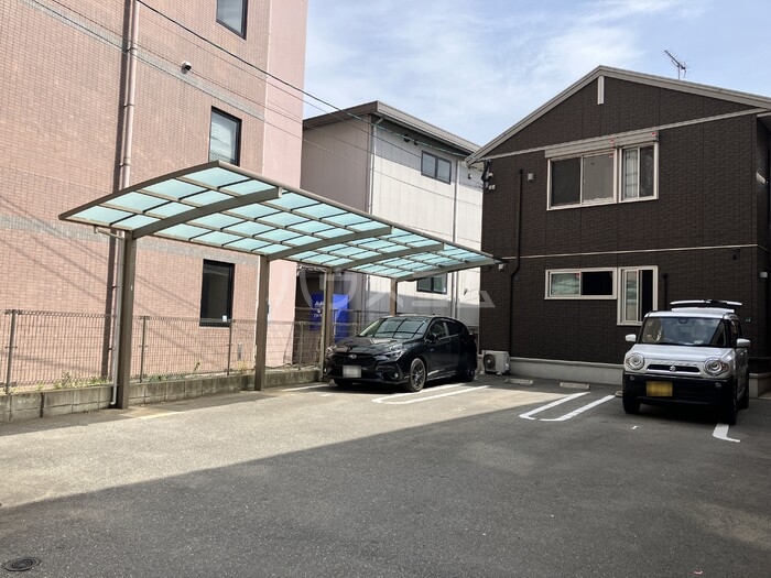 27/27 駐車場