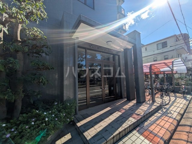 28/30 エントランス