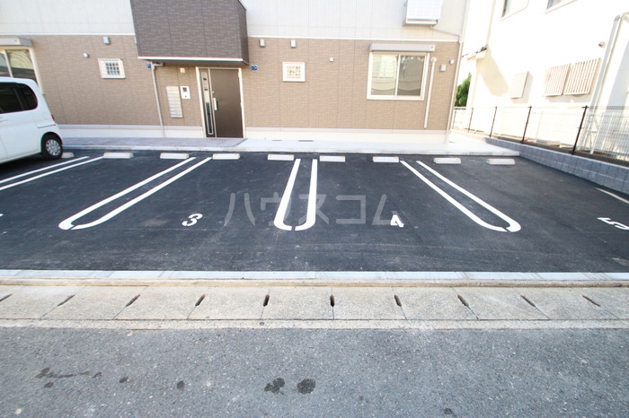 18/24 駐車場
