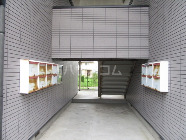 18/29 エントランス