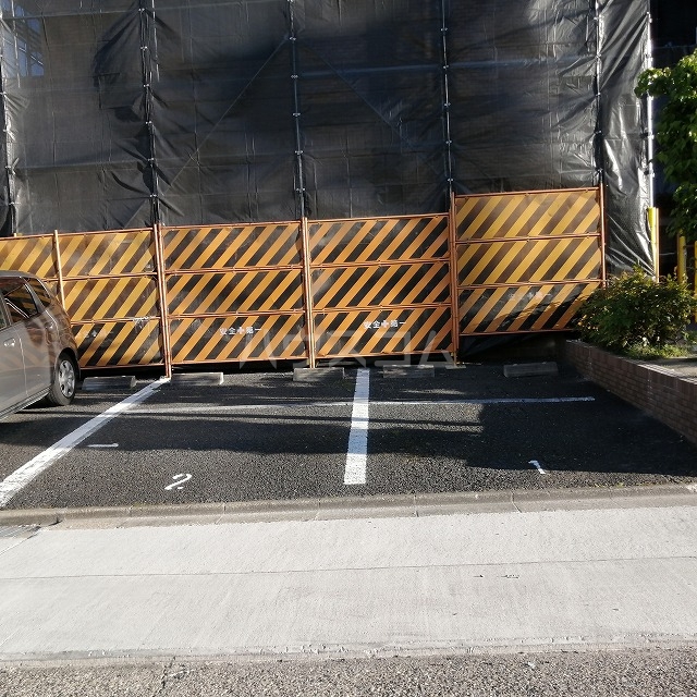 28/30 駐車場