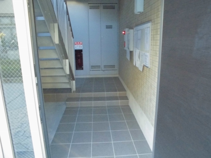 18/22 エントランス