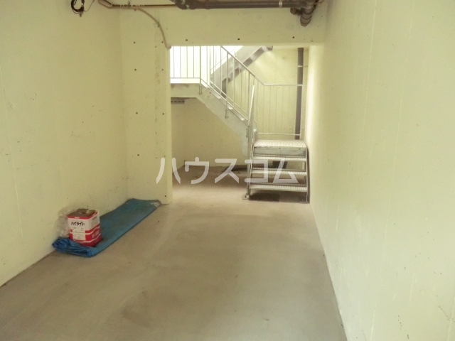 23/30 エントランス