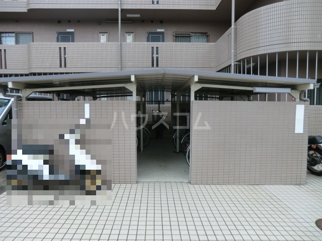 23/30 エントランス