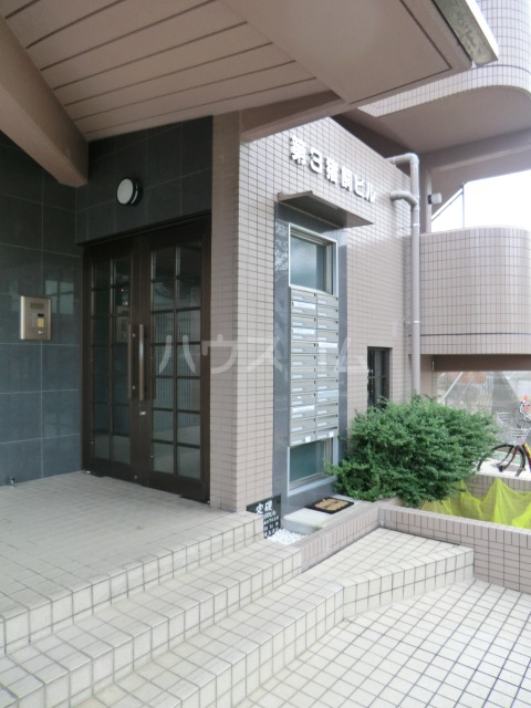 24/30 エントランス