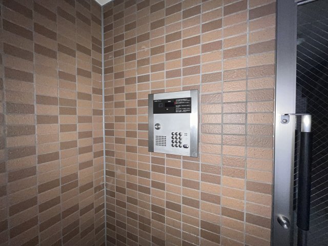 22/30 エントランス