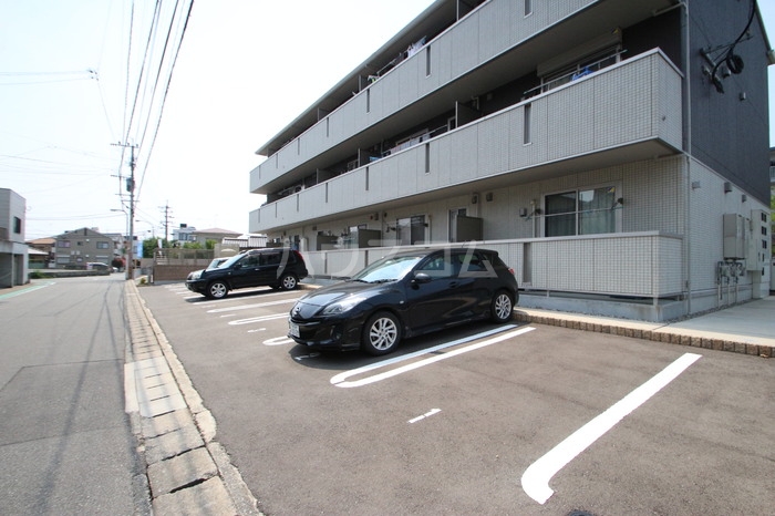 16/20 駐車場