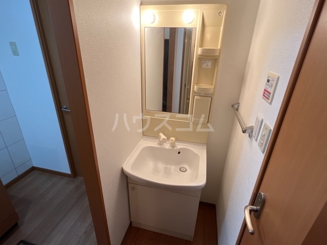 17/28 洗面