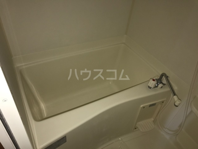 13/27 浴室