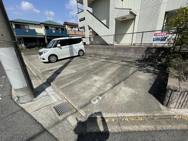 22/30 駐車場