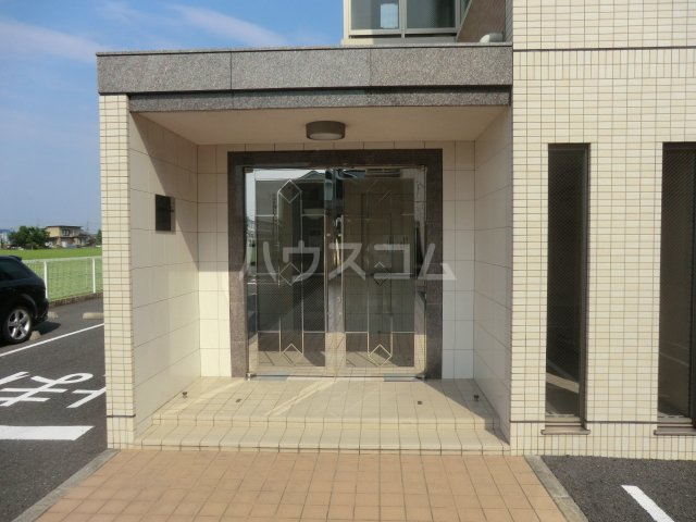 21/30 エントランス