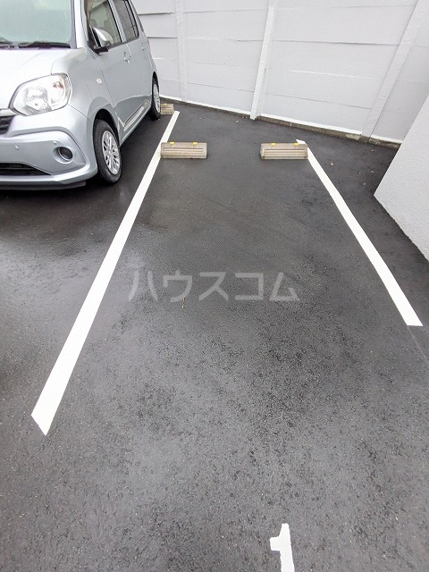 28/30 駐車場