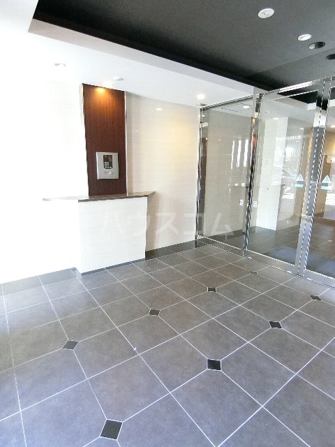 17/27 エントランス