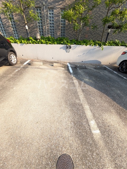 28/30 駐車場