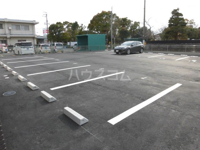 20/29 駐車場