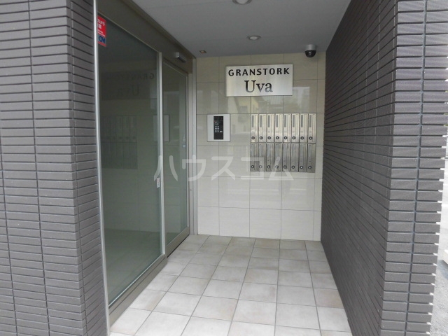 19/30 エントランス