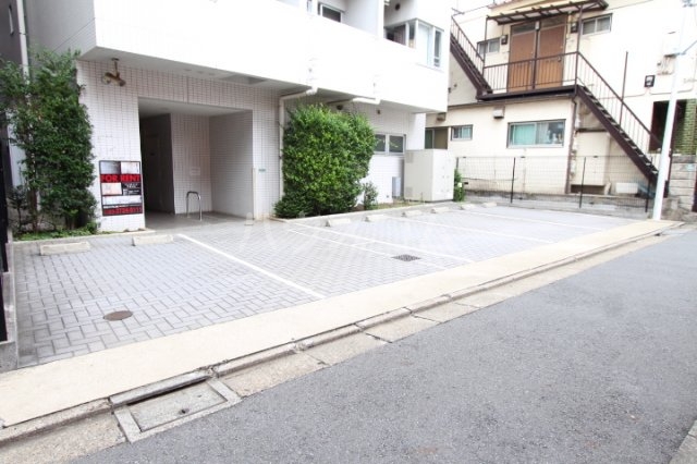 17/20 駐車場