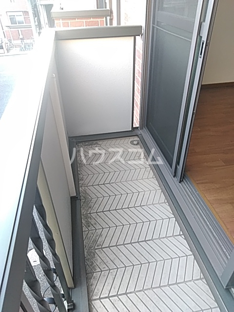 18/28 バルコニー