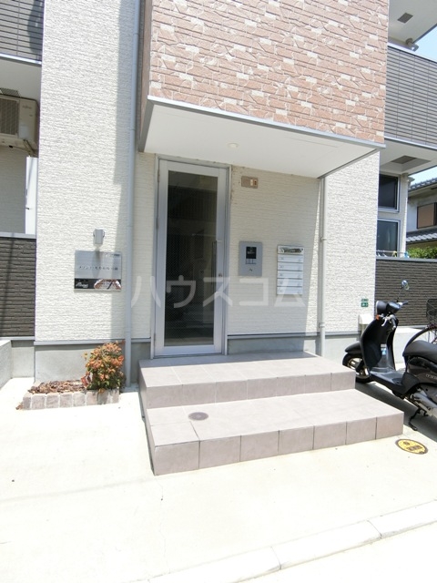 14/20 エントランス