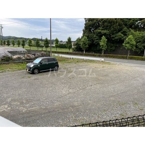 15/17 駐車場