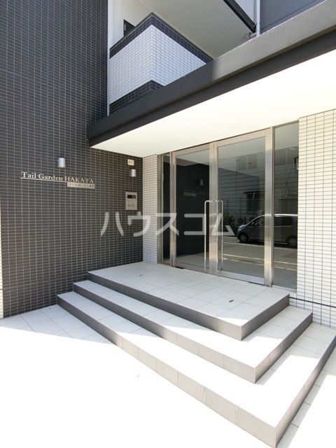 20/28 エントランス