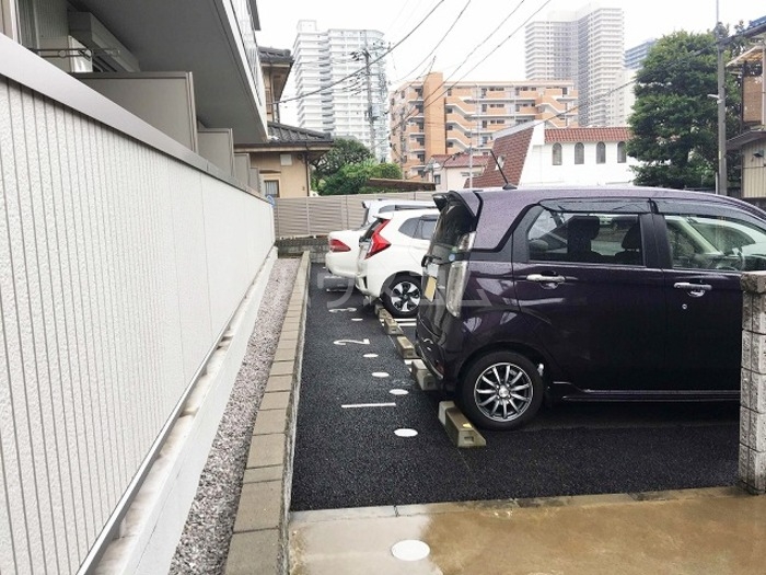 14/21 駐車場