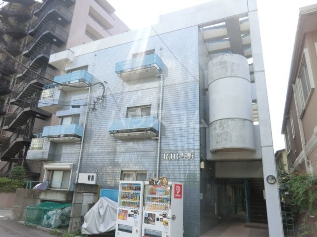 17/20 エントランス