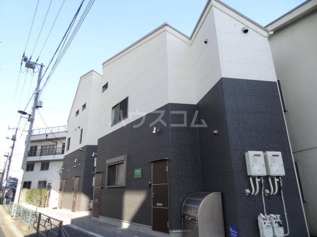 カーサ菖蒲園の外観