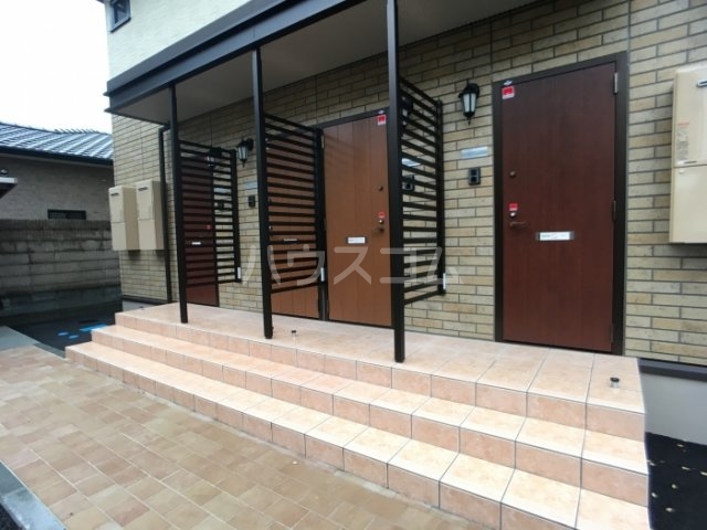 19/30 エントランス