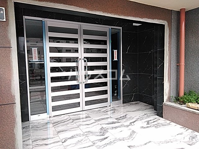 17/25 エントランス