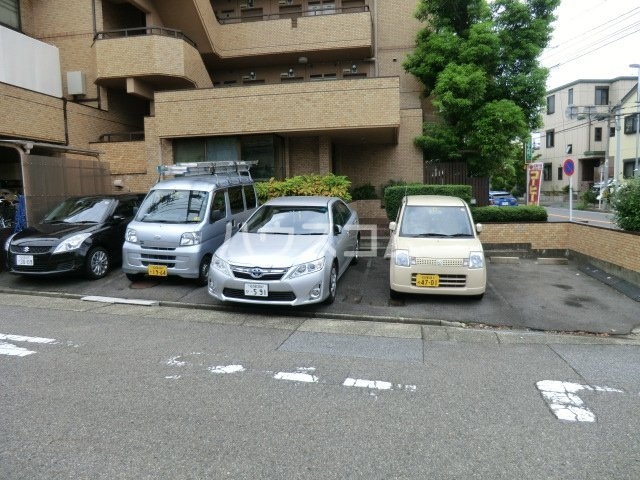 15/19 駐車場