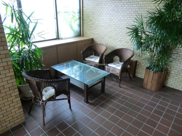 3/7 エントランス