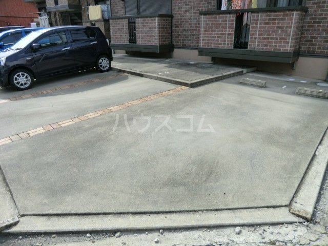 23/25 駐車場