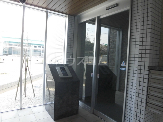 20/30 エントランス